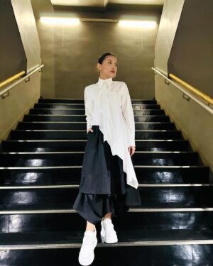 Beverly Instagram - OOTD from @languageofflower_ 
Obsessed with my outfit!! 💯
Thank you for these beautiful top and pants!! 

#LANGUAGEOFFLOWERS