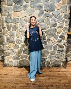 Beverly Instagram - Birthday liveの衣装！🩵🩵

ヘアメイク: @eiraku_yuina