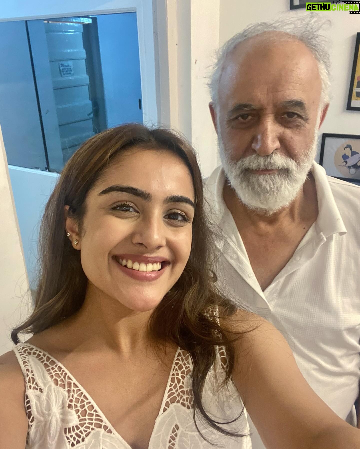 Bhavna Choudhary - 617 Likes - After waiting for more than an year, finally sharing my most cherished album from the sets of FARREY. Eternally grateful for working with the most talented and inspiring artists. Special mention to @ronitboseroy sir and @juuhithesoniibabbar maāam for being so warm and helping throughout our performances. And the mind behind it all @soumendra_padhi sir. And @vijayganguly sir for making MACHADE TABAHI possible keeping it raw, real and fun. Thank you for accepting me as Priyanka Didi, go watch the film at your nearest cinemas now! šāØš·
