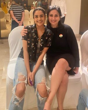 Bhavna Choudhary Instagram - After waiting for more than an year, finally sharing my most cherished album from the sets of FARREY. Eternally grateful for working with the most talented and inspiring artists. Special mention to @ronitboseroy sir and @juuhithesoniibabbar ma’am for being so warm and helping throughout our performances. And the mind behind it all @soumendra_padhi sir. And @vijayganguly sir for making MACHADE TABAHI possible keeping it raw, real and fun. Thank you for accepting me as Priyanka Didi, go watch the film at your nearest cinemas now! 😇✨🌷