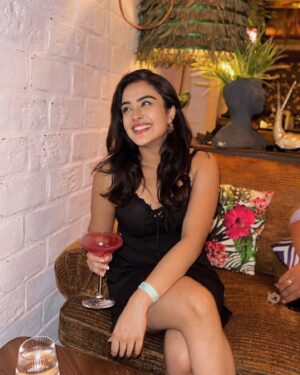 Bhavna Choudhary Instagram - Wine & dine 🥂