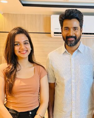Bhavya Trikha Instagram - We are thrilled that Mr. @sivakarthikeyan , one of our favorite actors, extended a warm invitation to his place to express his love and appreciation for our movie, Joe. A heartfelt thank you to him for not only watching it but also sharing his positive insights which is a significant review that means the world to us!❤️
#Joeintheatres