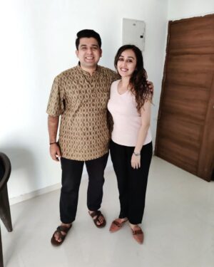 Bhumi Rajgor Instagram - After processing the rollercoaster of emotions that went with the releasing of my first movie and allowing it all to sink it, I am finally ready to write about it. 

The gratitude and blessing that I feel just to be a part of this epic record-breaking success is overwhelming. This series of behind the scenes photos that you see shows nothing of the hard work that went behind the camera, not just of the actors but also the crew. Every single person has literally given more than their hundred percent. 

This movie made me face a lot of fears; of being completely make-up free in front of the camera, facing my fear of heights, being vulnerable and bawling my eyes out for the entire world to see, the fear of my dog being left alone if something happens to me.. and I am glad I was able to experience all of this and face every fear head on. 

The incredible support of the immensely talented team of the movie has to be given credit for the success of this movie. 
Beginning with @jaybodas , what a vision! So incredibly talented to bring out such raw emotion and authenticity in every single scene. 
@parth__85 your creative vision, hats off! 
@actoryash  such a grounded hardworking dedicated actor.. honestly after doing these scenes, I actually realised what serious cinema is. 
@nautankideep Thank you for making the set so light-hearted and fun filled. You stole the show with this movie. 
@sharmajiacts The quiet authentic talent that you possess, you are going to do really big things in cinema. 
@vaishalshah7 It is very rare to find such a friendly supportive producer who is the head of one of the biggest production houses in the industry. Thank you for your incredible support, care and every single thing.
@abhishekshahcastingcompany @abhishekshah29 @ekta_hi_hoon Thank you for bringing this in my life. You guys literally changed my life in the best possible way.
@bibhudp Thank you for capturing every shot so creatively.
@jannockfilmsllp @anandpandit @amitabhbachchan @deekshajoshiofficial
@tarjanee.bhadla And every single person associated with creating this magnum opus, I thank you all from the bottom of my heart. ❤️
.
#faktmahilaomaate #gujarati #gujaratimovie #dhollywood