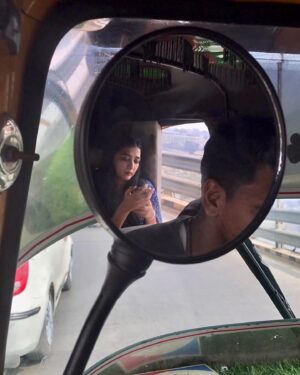 Bhumika Barot Instagram - तुम निरंतर बहती गंगा सी,
मैं घाट बनारस का बन जाऊं…

तुम मुझमें यूँही बहती रहना 
मैं तुझ पर आकर ठहर जाऊँ! 
🫣

Ye kisi ne hamare liye likha tha…!! 

Bas yun hi Ajj banaras phir yaad aa Gaya…! To puraani tasveero pe purana lage vaisa filter Daal die hain..!! 

Filhal banaras ki zoya haider Delhi chali gai hain.. 
Aur vapas banaras jaane ka bahana bhi nahi hain 🥹💘🎼