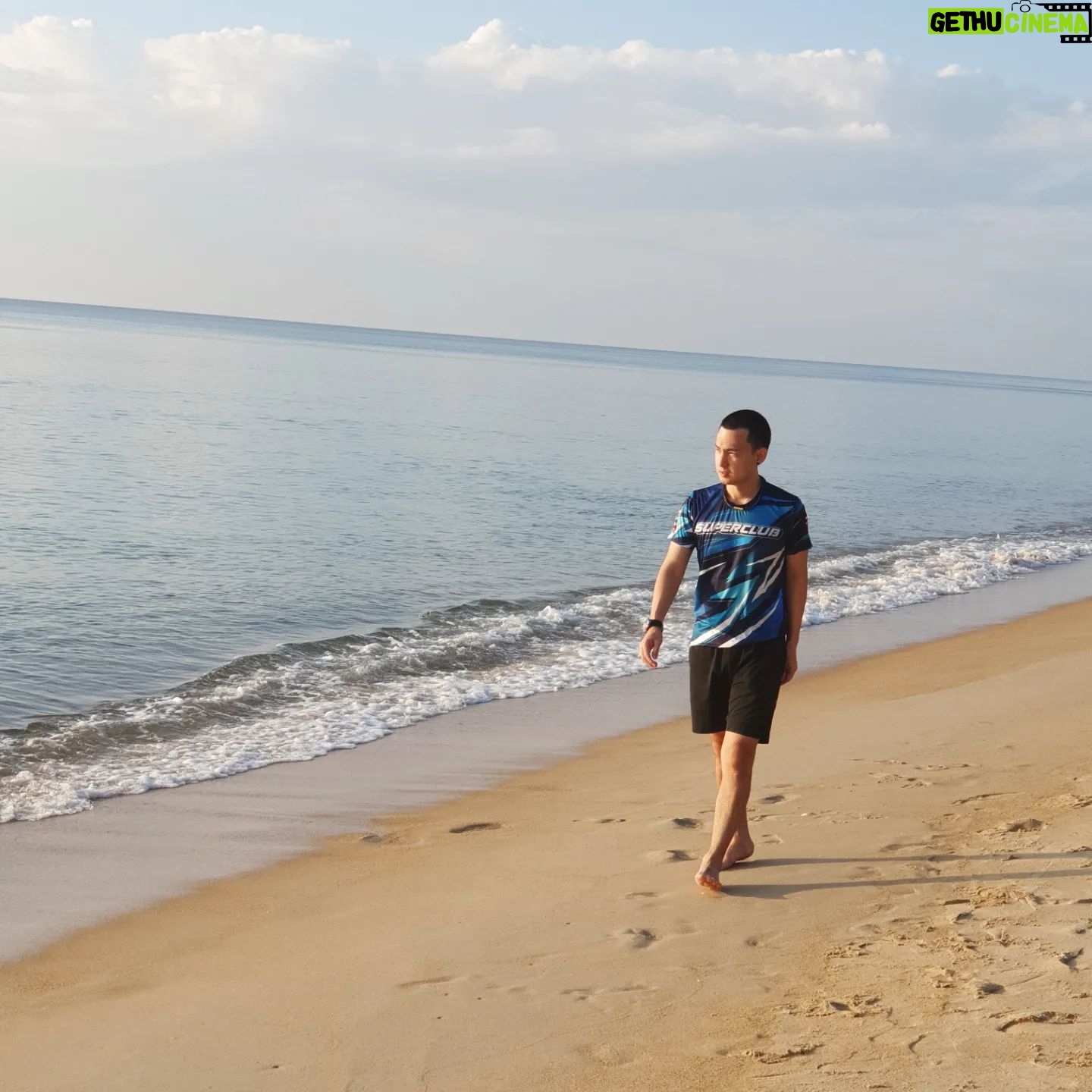 Bhuripat Vejvongsatechavat - 4K Likes -