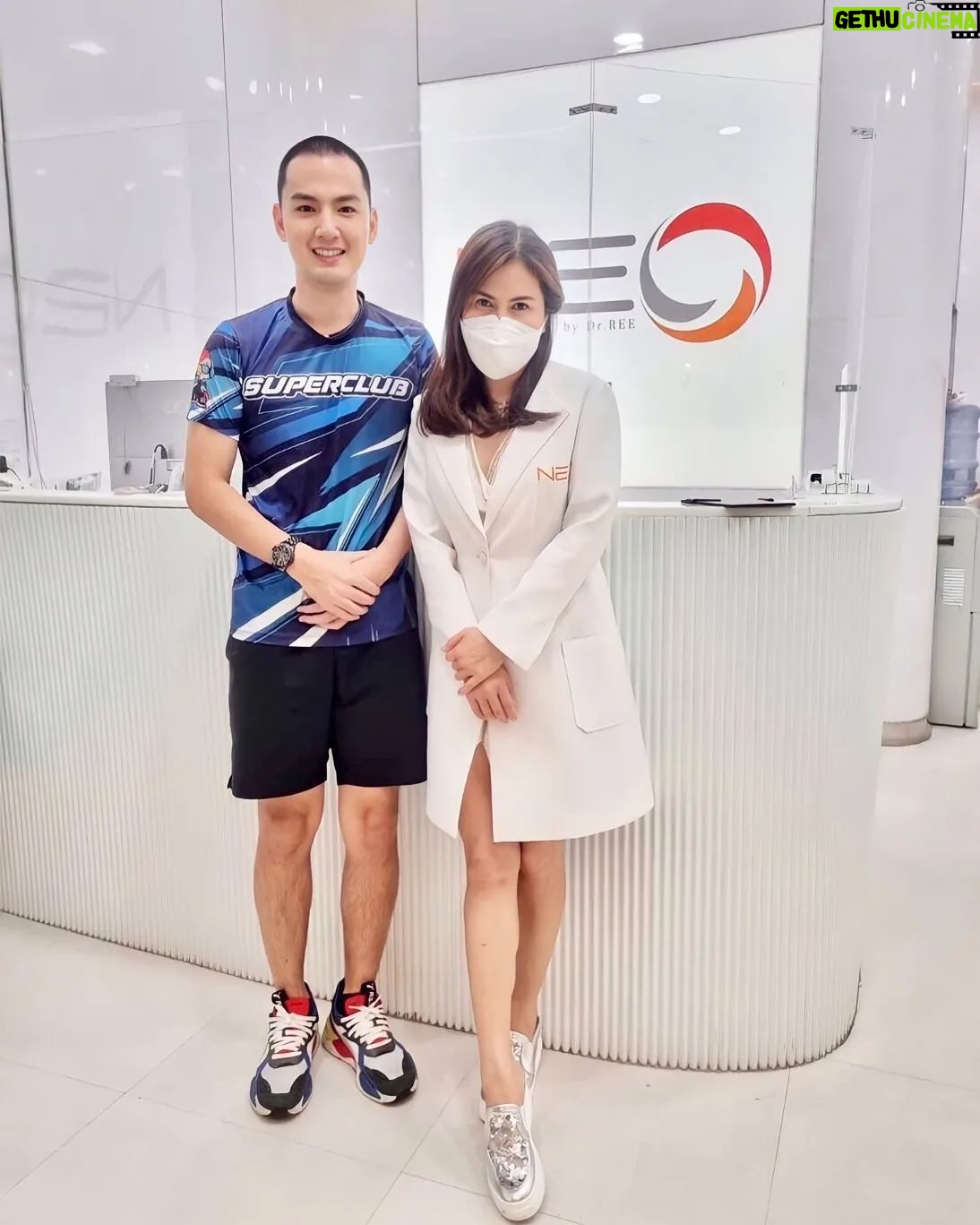 Bhuripat Vejvongsatechavat - 3.5K Likes - หมอเก่งบอกต่อ @morree_neo @neolaserclinic #ฝากหน้าไว้กับพี่หมอรี 😍🙏😁✌️😝💕