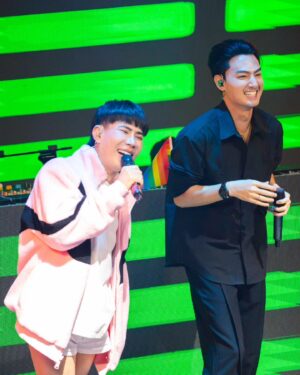 Bhuripat Vejvongsatechavat Instagram - ขอบคุณพี่ @aimaue56  ที่ชวนไปสนุกด้วยนะครับบ 😁😆😍😘 #นักร้องตาม #เอมเจมส์