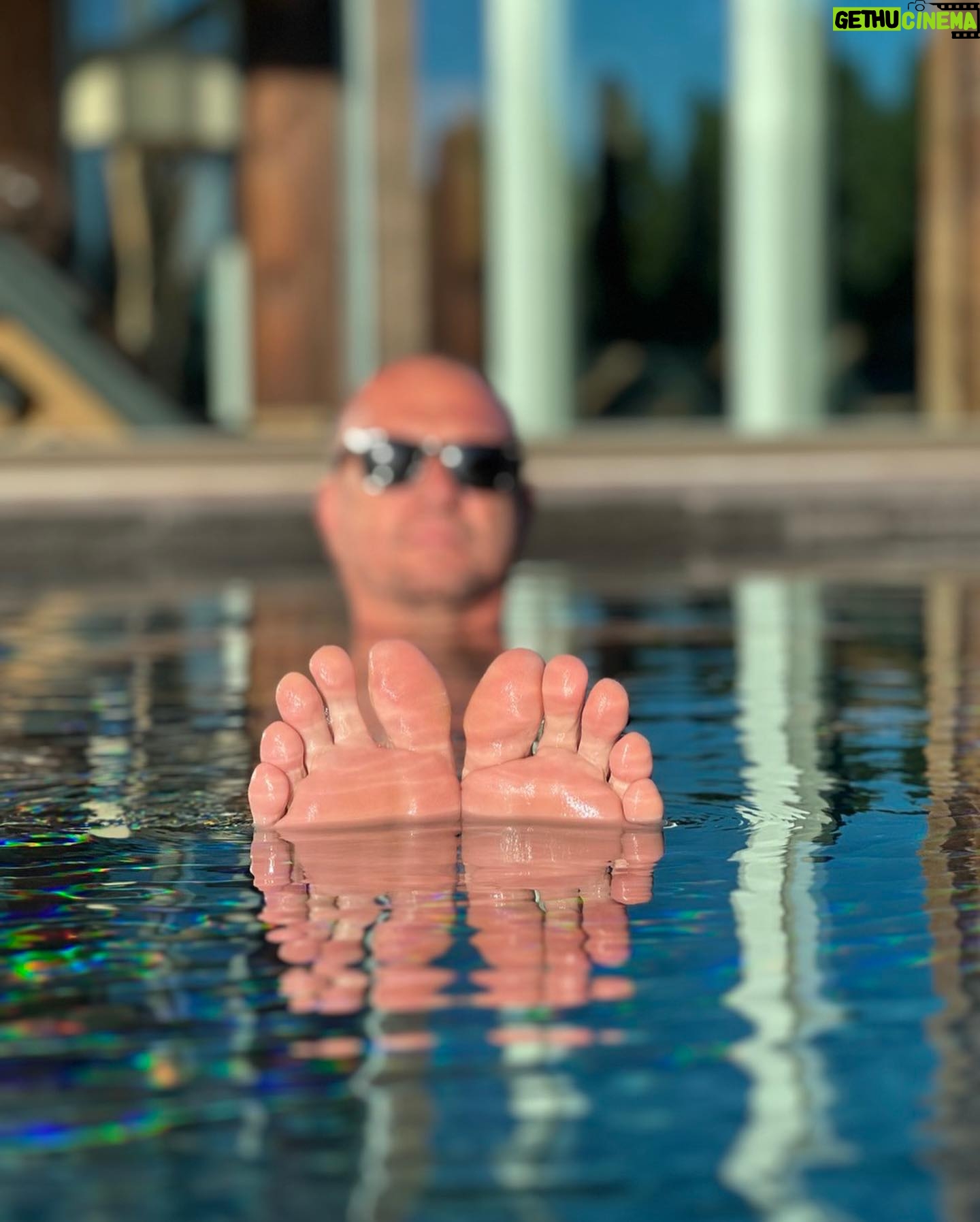 Biagio Antonacci - 23.9K Likes - L’idea del tempo
Spaventa perché passa, ma spaventa anche perché resta solo …
Quello che resta.
Ci vediamo venerdì 15 settembre all’Arena di Verona per il @timmusicawardsofficial_ !
#TimMusicAwards #vivilavventura