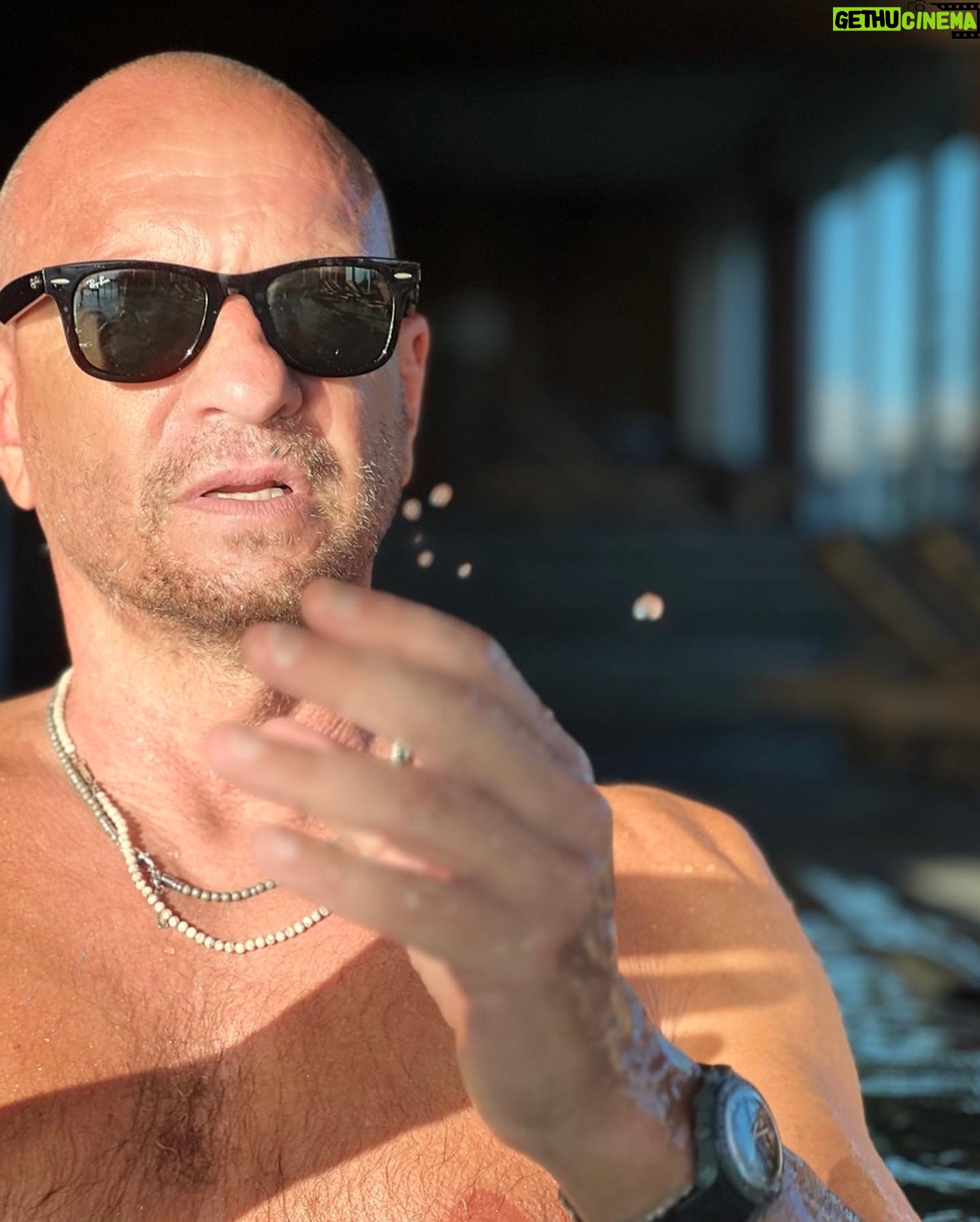 Biagio Antonacci - 23.9K Likes - L’idea del tempo
Spaventa perché passa, ma spaventa anche perché resta solo …
Quello che resta.
Ci vediamo venerdì 15 settembre all’Arena di Verona per il @timmusicawardsofficial_ !
#TimMusicAwards #vivilavventura