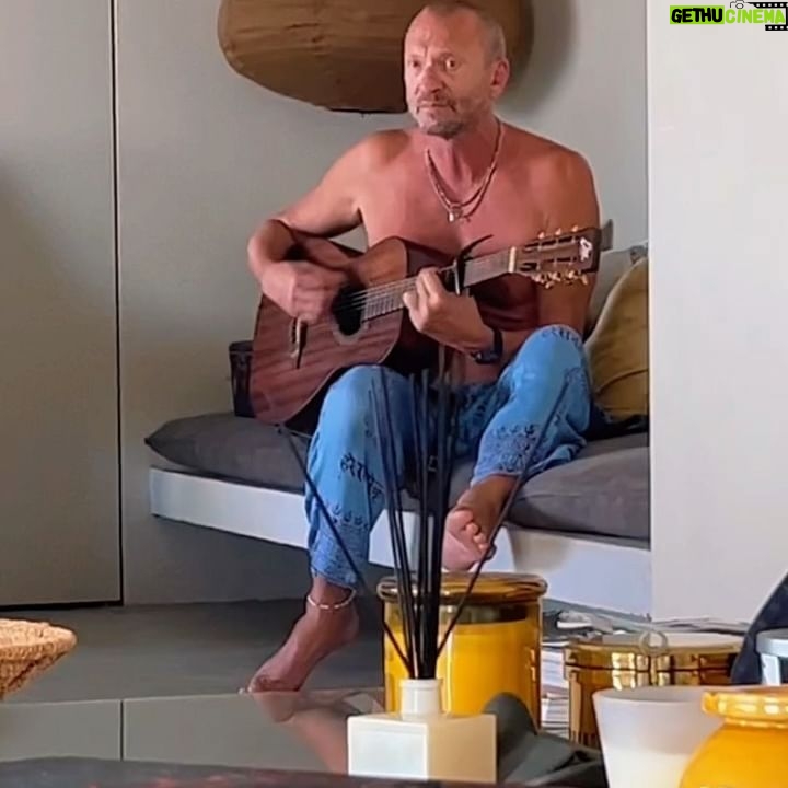 Biagio Antonacci - 27.7K Likes - Vi auguro idee inaspettate e caldi Ferragosti💥