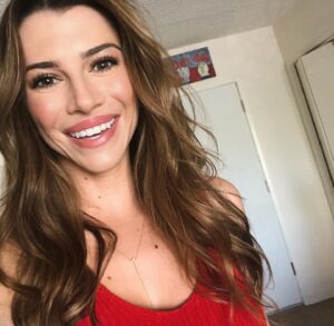 Bianca Haase Instagram - The truth is: sometimes I get frustrated with myself for not being more proactive about taking pictures/ getting content for social media, but when that happens, I simply remind myself that one of the greatest gifts you can give to others is your complete and undivided attention. So here’s a selfie, I’m busy being present with the people I love, and even with those I only just met. 💛