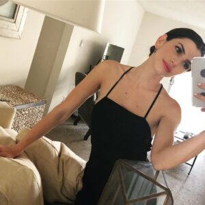 Bianca Haase Instagram - Happy Easter— from me and my left bicep. 🐰 💪🏼