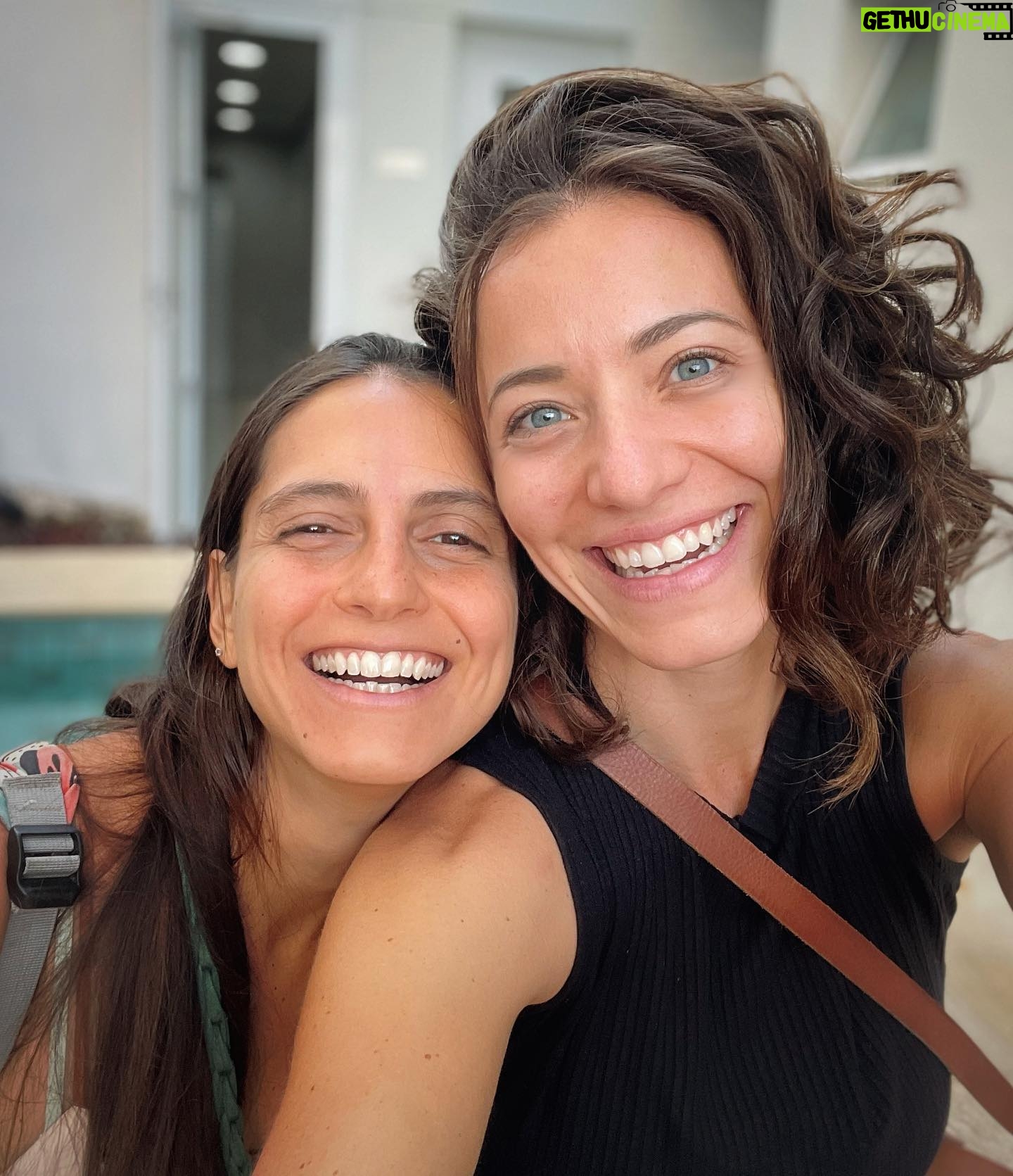 Bianca Muller - 492 Likes - A vida é sobre isso…
26 anos de amizade.
4 anos sem se ver.
Finalmente esse encontro.
Conhecer os filhos uma da outra.
Colocar os filhos pra brincarem juntos.
Existe amor em SP!
❤️🙏🏻