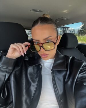 Bianca Pilon Instagram - car selfies >