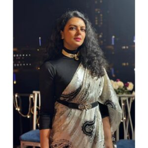 Bidita Bag Instagram - দর্শনার বিয়েতে বাগদেবীর সাজ! 🥰
Mobile photos: @pujakulay😘
Saree: Senior Bagdevi... Lipi Bag

#weddingdiaries #bengaliwedding #biditabag #darshanabanik #darshanasaurav