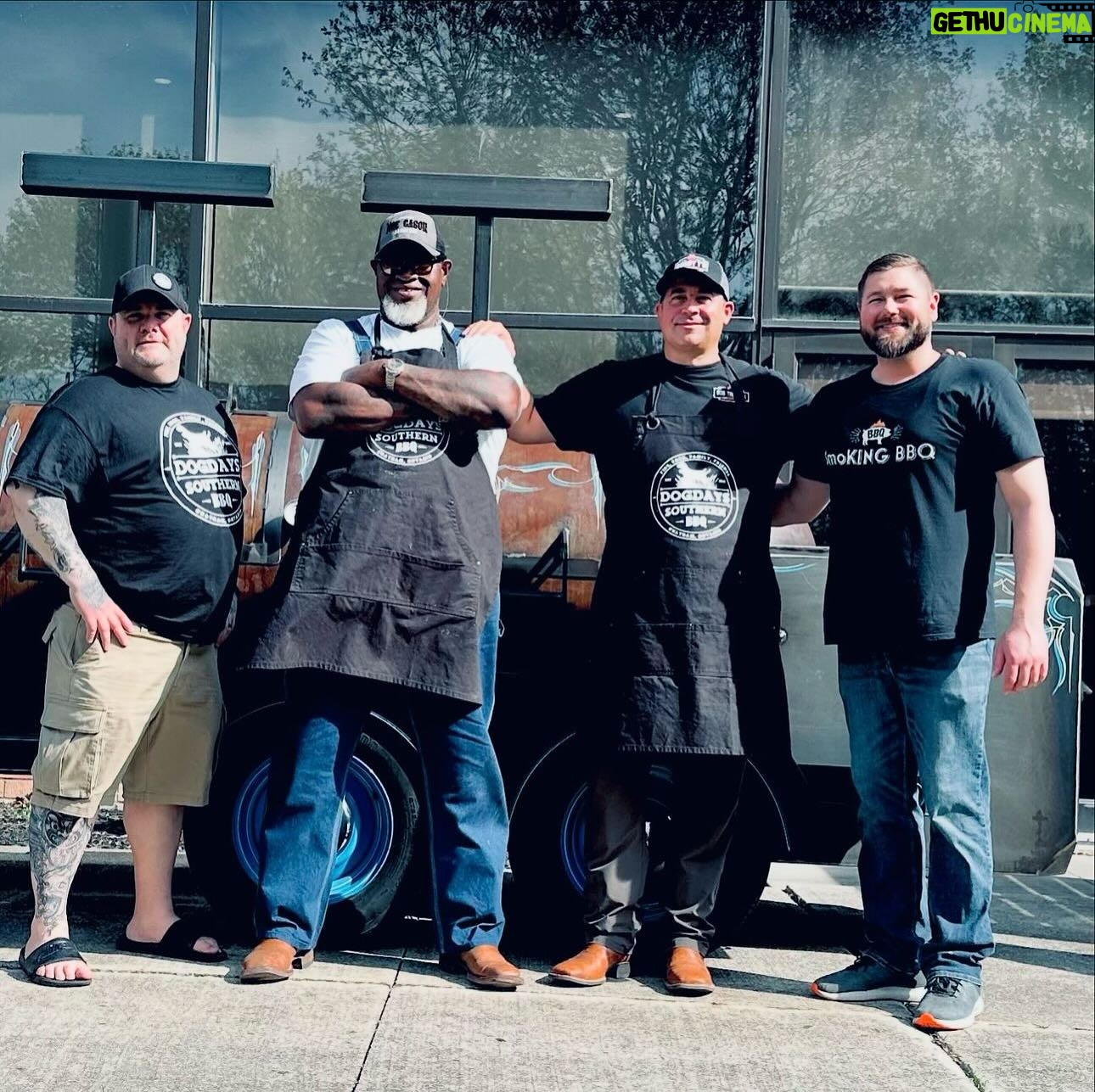Big Moe Cason - 235 Likes - Bob and I with our Canadian bbq brothers spreading proper bbq vibes! @bbqbob11 @bog.line @smo.king.bbq @jeffjenkinscanadian šØš¦šŗšøšÆš„š«” #bbq #bbqfamily #canadašØš¦ #unitedstates