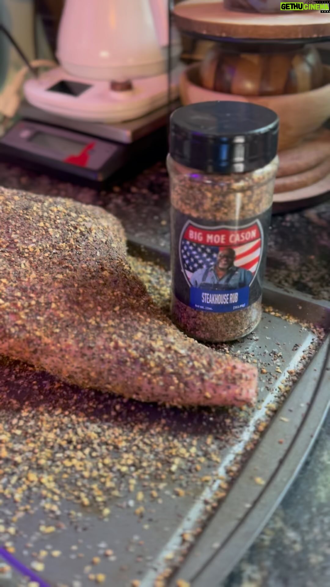Big Moe Cason - 242 Likes - Making family dinner tonight for my daughters beautiful leg of lamb straight from New Zealand @silverfernfarms seasoned this leg with my bomb moe Cason steakhouse rub which will compliment this lamb beautifully!šš¾šÆš„āš¾ #moecasonbbq #newzealandlamb #flamekissed #silverfernfarmsnz #familydinner #moecasonsteakhouserub