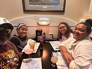 Big Moe Cason Instagram - Lunch with some of my daughters ✊🏾🙏🏾😍 #familytime #fatherdaughters