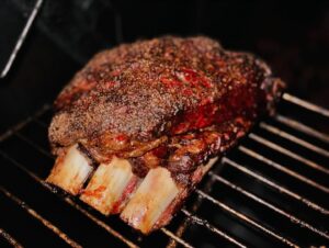 Big Moe Cason Instagram - Them pork butts and beef short ribs getting right..will be some tasty Q given out!🙌🏾🇺🇸🔥🎯✊🏾 @scheelssports @desmoinesscheels #moecasonporkrub #moecasontexasbrisketrub #bbq #bbqfamily #iowa @mmbbqcompany @boglinebushcoal #moecasonbbq