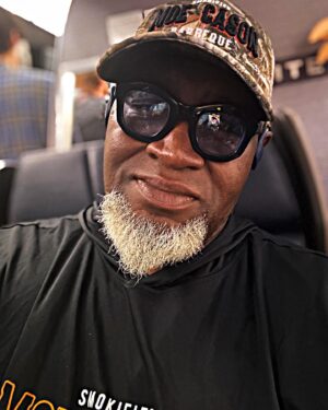 Big Moe Cason Instagram - Happy Thursday wheels up on my way to Coos Bay Oregon to do cookbook signing and meet & greet this weekend at @millcasino 🙌🏾🇺🇸🎯🔥🫡 #bbq #bbqfamily #coosbayoregon #pacificnorthwest