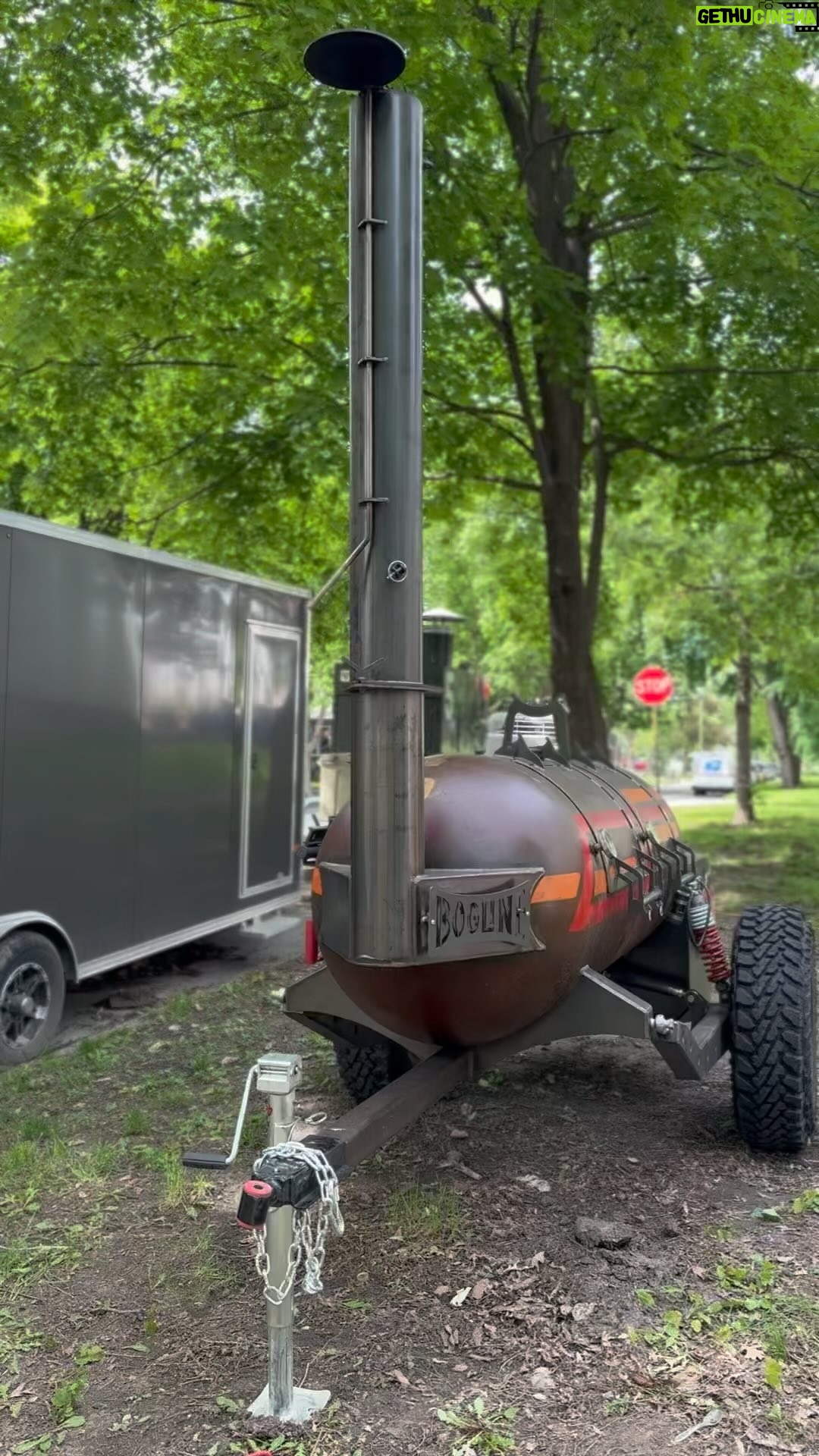 Big Moe Cason - 1K Likes - The @bog.line smokers boys brought down my Baja 250 from Canada! This pit runs awesome for it size Iām doing a bbq class tomorrow then Iām hooking it up to my trailer were my @mmbbqcompany M&M1000 is mounted Monday heading down to Memphis to put In work!šŗšøšØš¦šÆšš¾āš¾ #bbq #bbqfamily #bbqcompetition