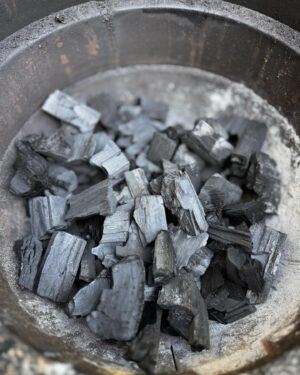 Big Moe Cason Instagram - My new favorite charcoal it burns hot & clean and it imparts great flavor and leaves VERY little ash!🙌🏾🎯 @bog.line charcoal #bbqcharcoal  #britishthermalunits #bbq #bbqfamily #bbqlife