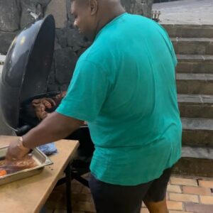 Big Narstie Instagram - Met a new friend yesterday rate my dance choreography loool big up moo moo @narstiesspot @bdltenerife 🌎🌎✈️❤️❤️❤️⭐️🙏🏿🥳💯🔥