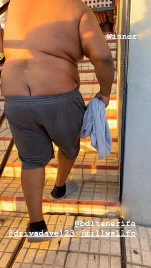 Big Narstie Instagram - Had to teach my Zulu mates about the BERMONDSey bowl loudspeaker of fruit in my bowl @drivadave123 @bdltenerife ⭐️💯✈️🌎 #bdl