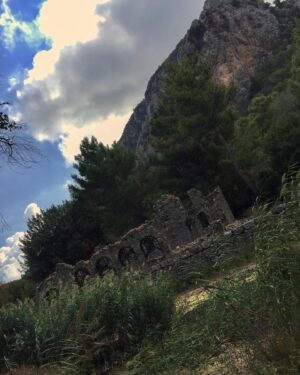 Bihter Delüv Instagram - Bu, hayatın yanağından makas almaktır.