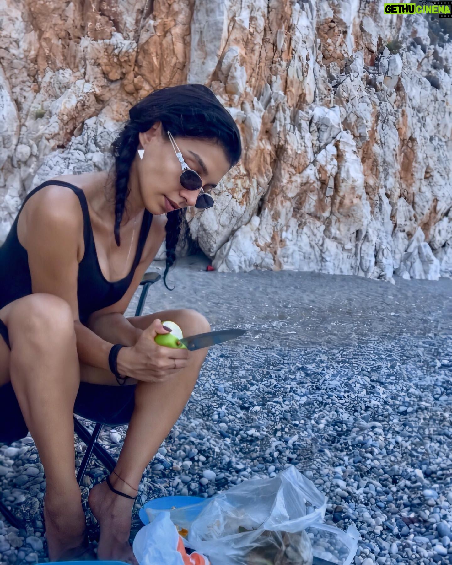 Bihter Delüv - 1.1K Likes - Elma ?