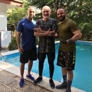Bijan Banafshekhah Instagram - استاد، مربی، سلطان🔥❤️💪🥊👑⭐️
@yashar.mrn 
@yashar_mrn 
@villavita_gym
پ.ن.یک: آذرماه سال گذشته نودوهشت کیلو بودم، الان شدم هشتاد😊
پ.ن.دو: شصت درصد تغذیه، چهل درصد ورزش و خواب 👍👌
پ.ن.سه: و از همه مهمتر مربی درجه یک 🔥

#بیژن_بنفشه_خواه