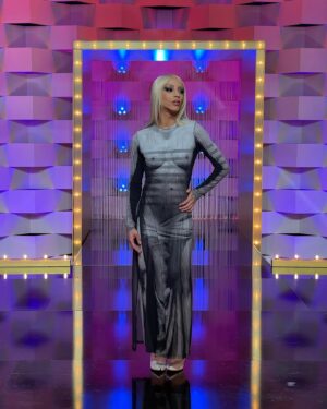 Bilal Hassani Instagram - si honorée de pouvoir revenir sur le plateau de drag race france pour un mini challenge inédit , le lip sync LIVE ! 
Merci @thenickydoll , @rafcioffi @france.tv et toutes les queens pour ce moment incroyable 🛴🛴🛴