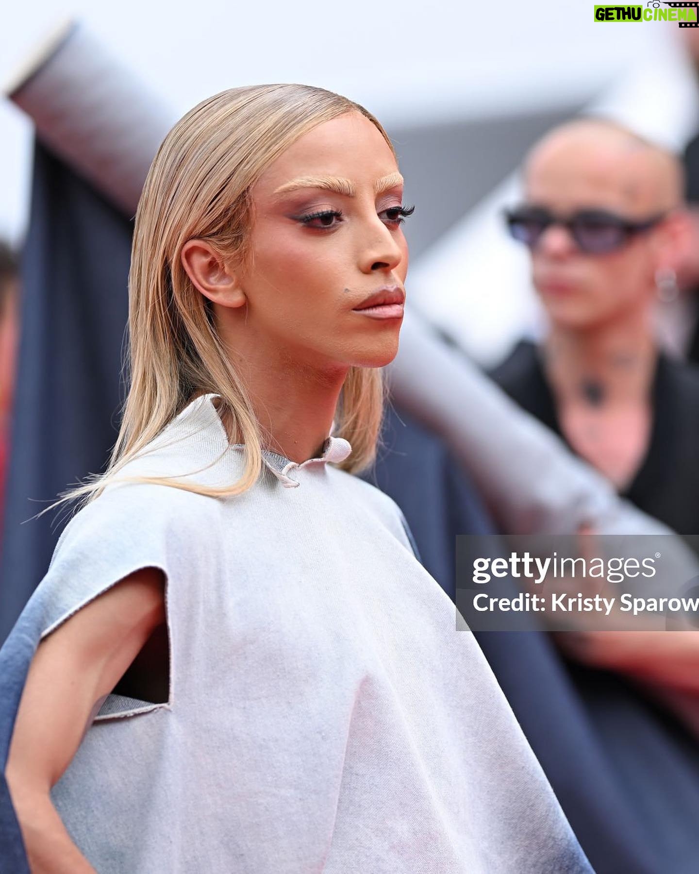 Bilal Hassani - 12.4K Likes - so honored to have been given to chance to present this look at the Cannes film festival, I want to dedicate this post to my stylist @nikitavlk who works tirelessly every day to create stories through clothing, and never fails to amaze me.
this beautiful look is from @edentan_ thank you so much for allowing us to make this vision come to life
thank you @dorianjollet @lauriebmua @charlottetilbury