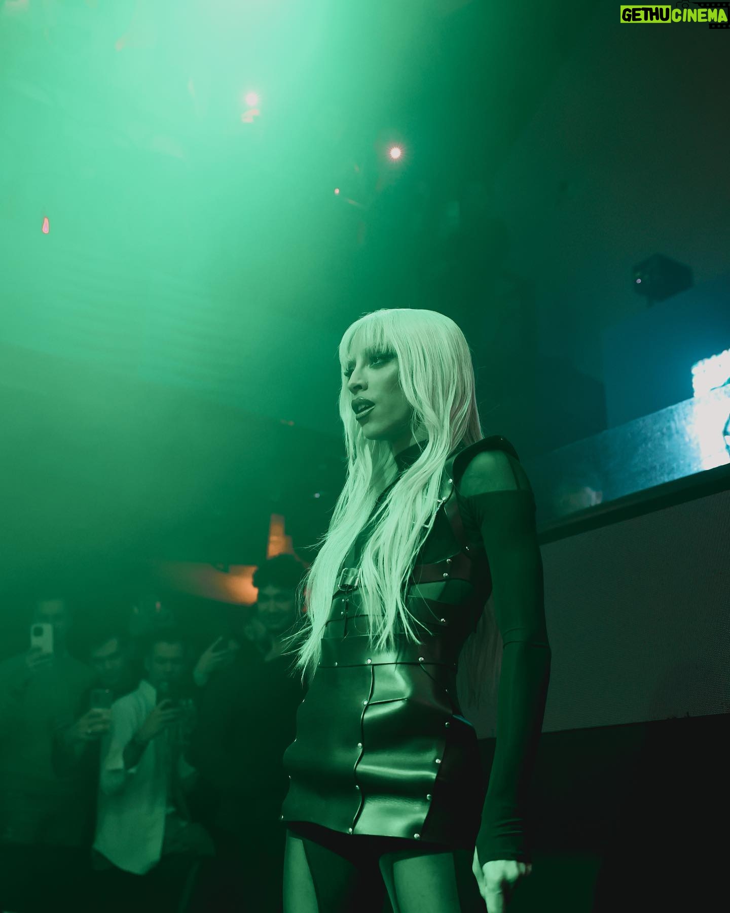 Bilal Hassani - 19.2K Likes - THÉORÈME IS GOING LIIIIIIVE!!!!
Are you coming?
Tour was kicked off last night and I’m so happy to finally sing for you all ♥️
Merci la Belgique 🇧🇪 et merci la @flash_brussels pour l’accueil !
Incredible outfit by @ichor_creation
