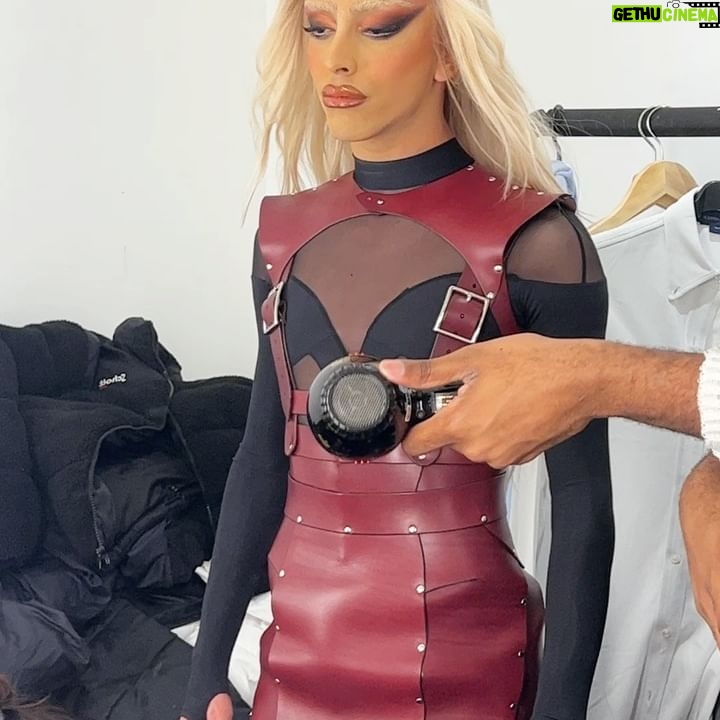 Bilal Hassani - 19.2K Likes - THÉORÈME IS GOING LIIIIIIVE!!!!
Are you coming?
Tour was kicked off last night and I’m so happy to finally sing for you all ♥️
Merci la Belgique 🇧🇪 et merci la @flash_brussels pour l’accueil !
Incredible outfit by @ichor_creation