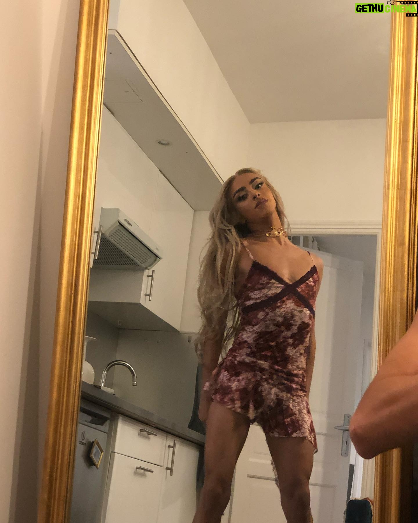 Bilal Hassani - 15.9K Likes - catch me or I’ll go Houdini