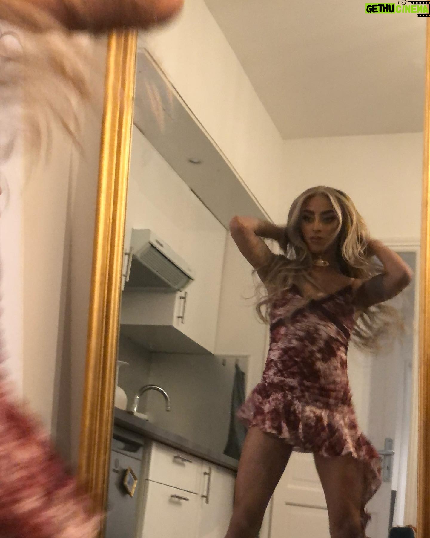 Bilal Hassani - 15.9K Likes - catch me or I’ll go Houdini