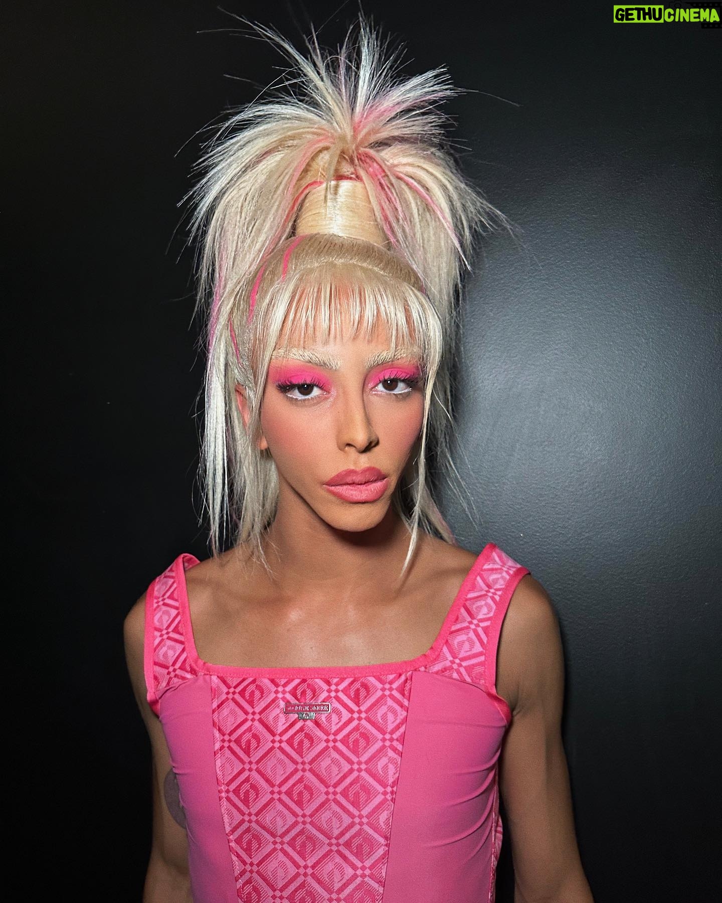 Bilal Hassani - 25.3K Likes - reclaiming my time, reclaiming my time 💗
🏳️⚧️🏳️🌈🏳️⚧️🏳️🌈🏳️⚧️
Happy pride to all my beautiful habibies, so happy to get to sing for you in the clubs that were my home all the way through my self discovery.
Stay safe, I love you