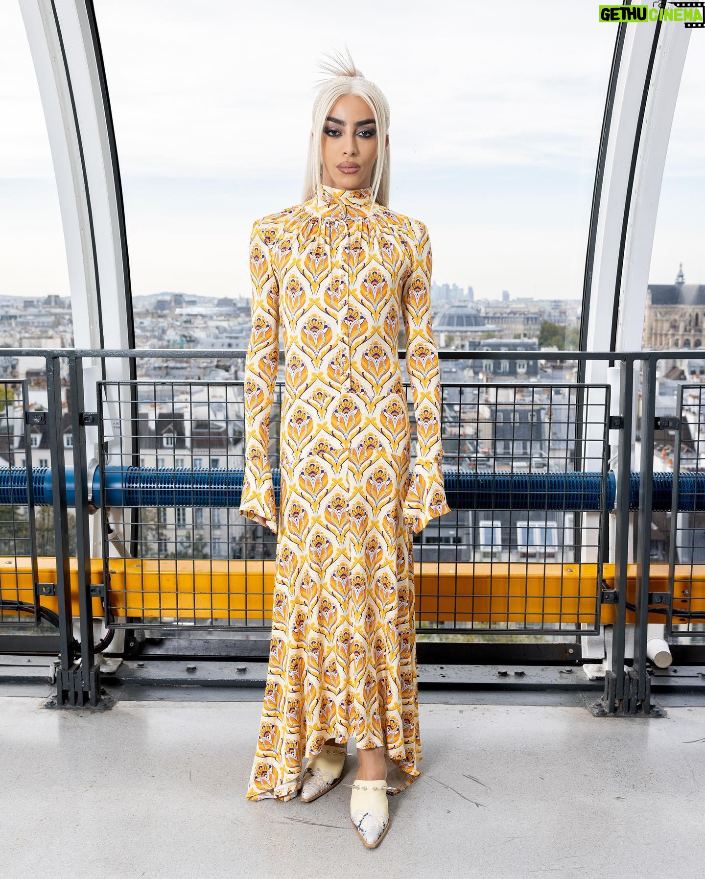 Bilal Hassani - 11.8K Likes - Fashion week - « vestiaire »
📸 @jeremy.melloul