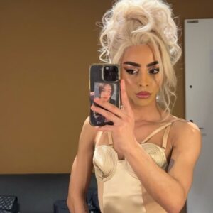 Bilal Hassani Instagram - En ce week-end du Sidaction, on compte sur vos dons et sur votre soutien pour la recherche. N’oubliez pas que chaque somme est importante, même la plus petite. N’hésitez pas, appelez le 110 !

Hanabi, Naysha, Fanaa, Candy, vous avez toutes répondues présentes au profit du Sidaction. Sachez qu’une joie infinie a rempli mon cœur quand on est arrivé sur scène pour notre performance. Encore merci de m’avoir soutenue pour cette cause qui me tient très à cœur. 

Hanabi, merci pour ton ardeur et ton professionnalisme dans la création de ce magnifique tableau. Tu nous as toutes fait briller sur scène au grand plaisir du public et des téléspectateurs de France 2.

Naysha ma star, tu as fait du chemin depuis notre première rencontre. Partager la scène avec toi a été un honneur !

Fana mon rayon de soleil de la journée. Ta proposition artistique est de plus en plus riche, bravo ! Merci pour la créa Makeup pour toi et pour les filles.

Candy, tu as été vive et brillante sur scène. Ton énergie m’a tellement nourrie.

Clotilde, je t’ai demandé une face card tu m’a fait une face economy 

Dorian, qu’elle brio quoi wowwww this HAIIIIIR!!

And so much love to Nikita for helping me achieve this Gauthier/Madonna reference on stage, JPG seemed to like it backstage 🫶

I’ll be back soon with a new skin; the quake hasn’t started yet…