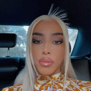 Bilal Hassani Instagram - Fashion week - « vestiaire »

📸 @jeremy.melloul