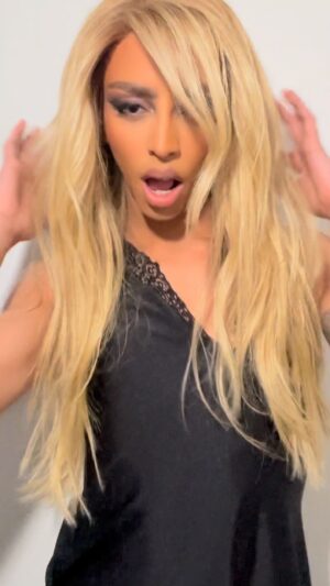Bilal Hassani Instagram - 2M02 GIGA PECTORAUX 

#2m02 out Friday 👅💦💦💦