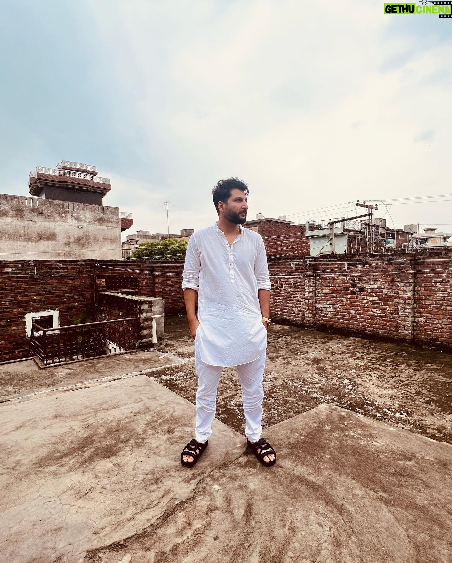Bilal Saeed - 105K Likes - This is where it all started from!
#oldhome #sialkot #fatehgarh