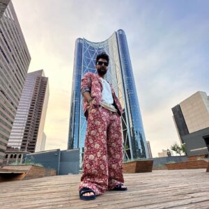 Bilal Saeed Instagram - Ni gaddi saadi bae ja ni juttiay 😎

 #throwback #calgry #canada