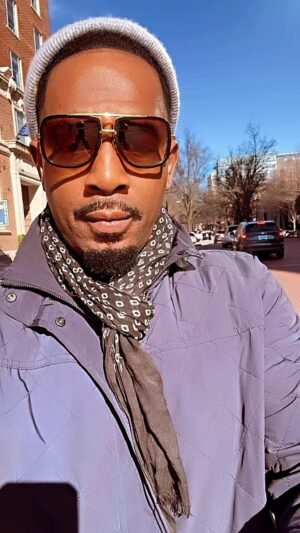 Bill Bellamy Instagram - WE MADE IT TO #greenvillesc 😂😂😂😂… @billbellamy is safe and sound!!! See ya tonight #bensecoursearena 7pm!!!!!