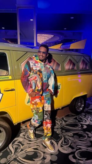 Bill Bellamy Instagram - I want to take a moment to thank my stylist @okerabanks for this dynamic look . The designers @bruceglentwins  created an incredible look for me.. I love fashion and this vibrant ensemble made hosting @kidcudi 40th Birthday celebration…. An absolute win!!! 🔥🔥🔥💪🏾💪🏾💪🏾💪🏾