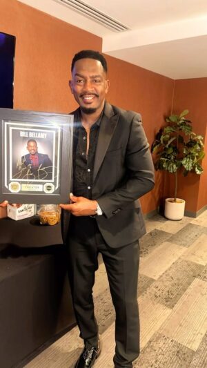 Bill Bellamy Instagram - @mgmnationalharbor was an amazing night of laughter .. My fans gave me so much love!! We laughed until it hurt!!!😂😂😂😂… 3 years in a row!!!!!! See ya next year!!!! Special thanks to @rudyrush for holding it down and our super DJ…. @originaldjoxygen 🔥🔥🔥🔥🔥🔥🔥🔥