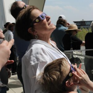 Bill Clinton Instagram - 🌞🌚A celestial recap: check out some totality cool moments from our #eclipse experience at the Clinton Center!