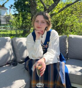 Billie Barker Top 100 Instagram Photos and Posts