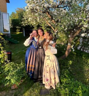 Billie Barker Instagram - 17 mai :)